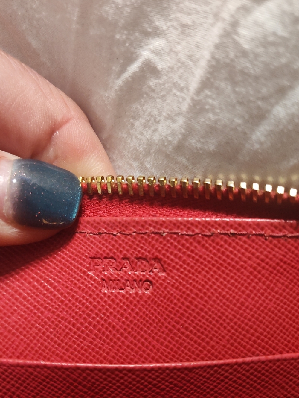 Authentic Prada Pink Saffiano Leather Bow Zip-Around Wallet  Retail $1300 - Picture 14 of 16